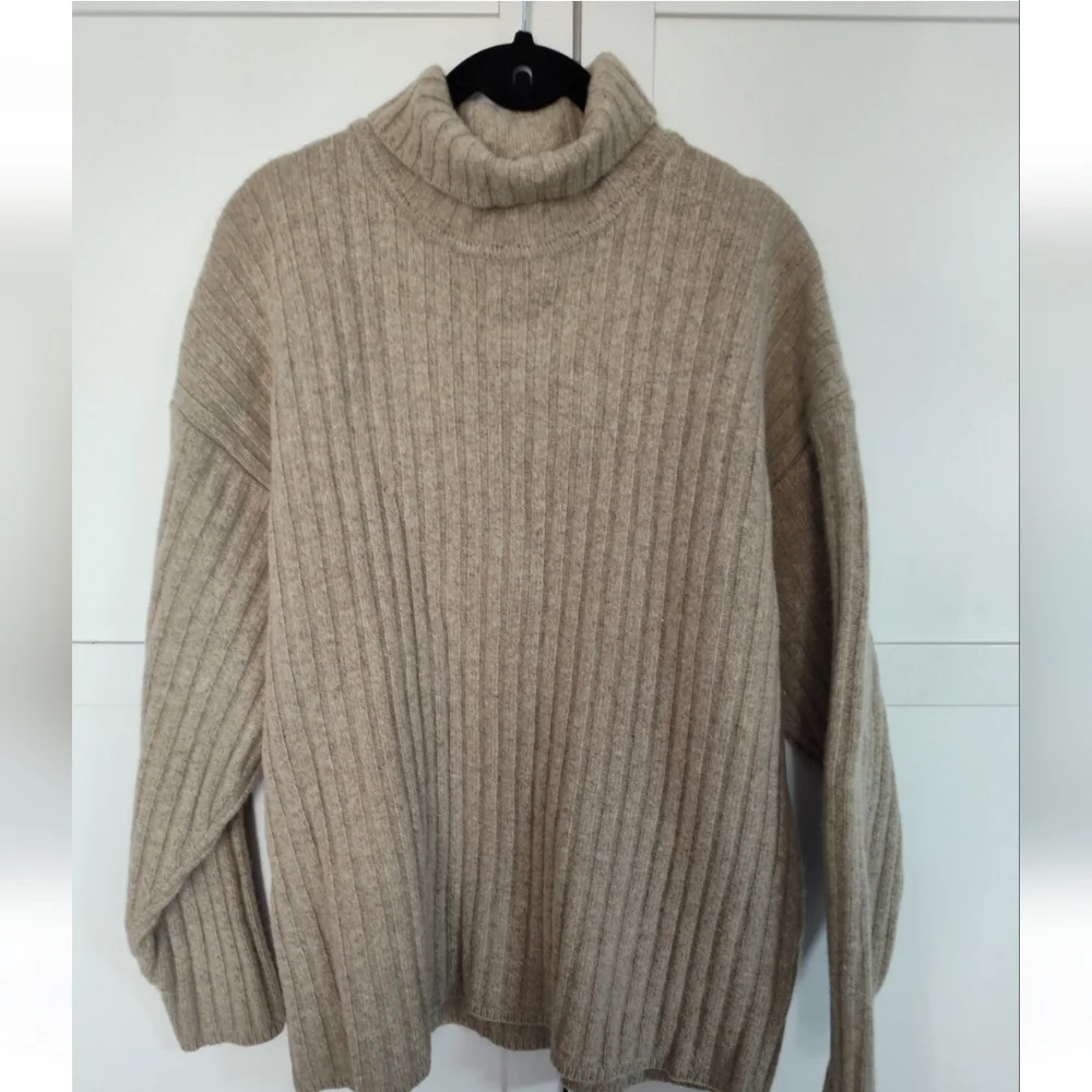 donovan ind wool blend vintage Sz LG Beige Sweater Made In C.E.E 1980- 1990's